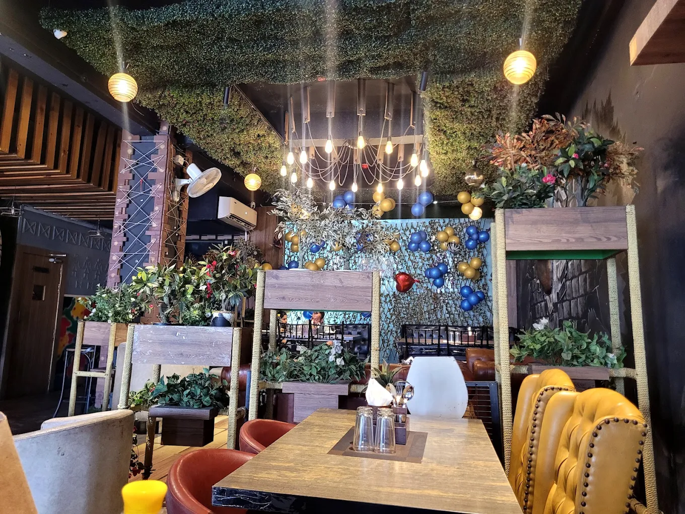 The Roof Park | Cafe & Restro