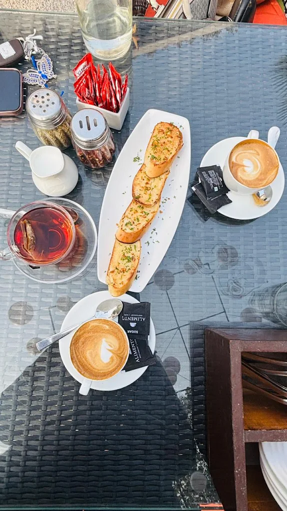 Alimento Restaurant And Cafe